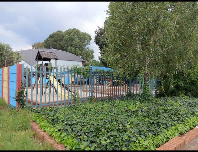 1,800M² BUSINESS CENTRE FOR SALE IN HORIZON VIEW